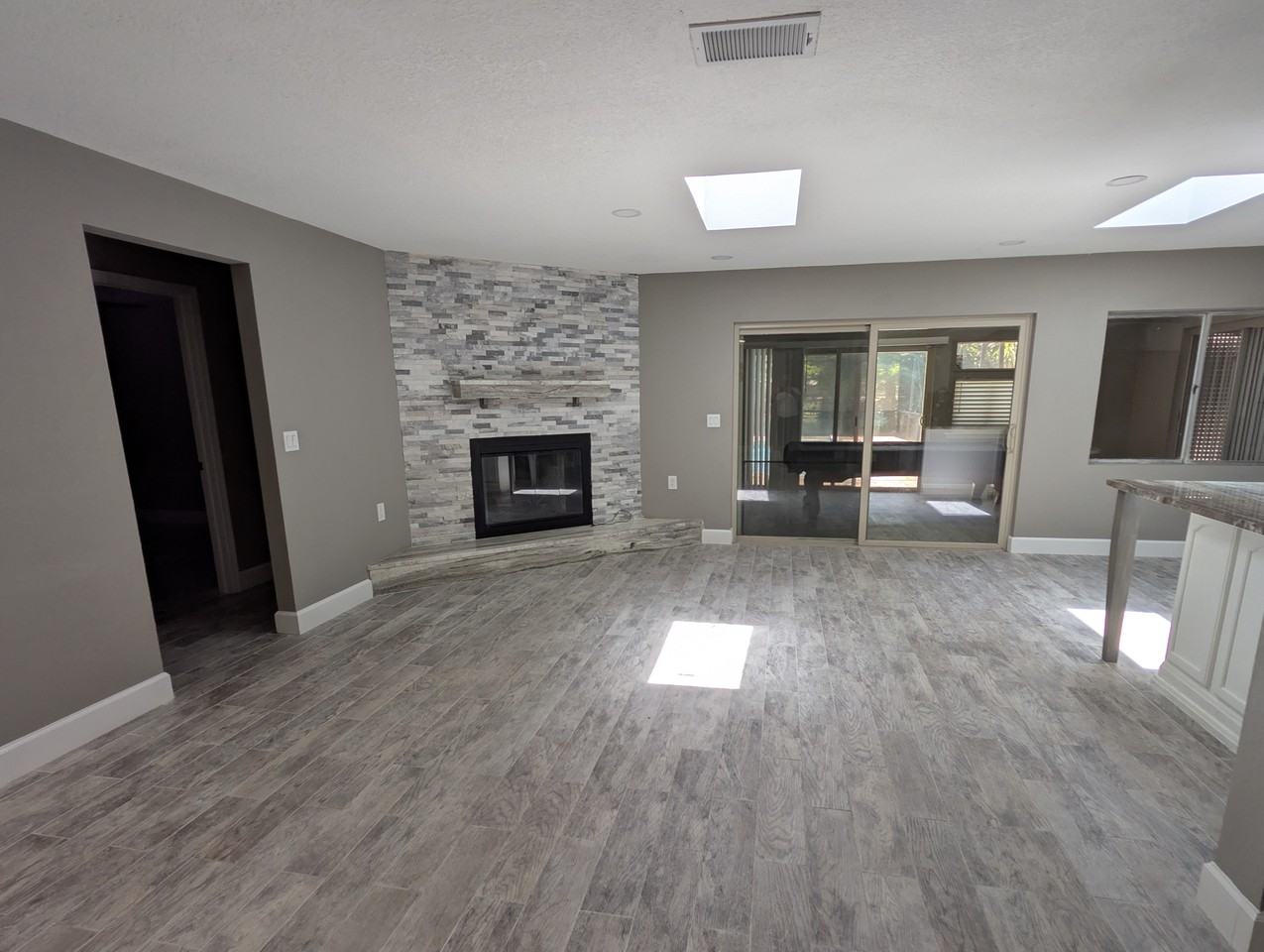 15330 Winding Creek Dr - Photo 5 of 25