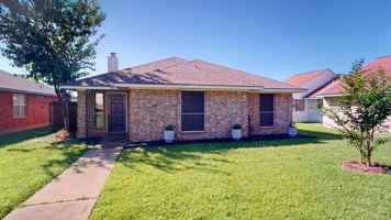 featured image of 810 Camellia Ct