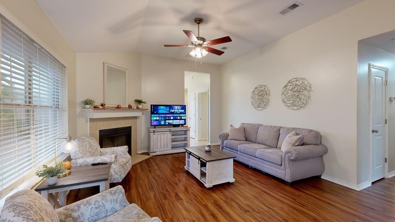 810 Camellia Ct - Photo 3 of 30