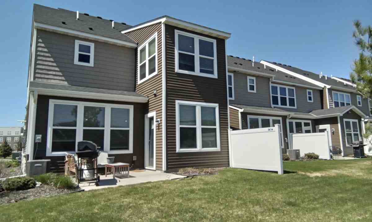5121 94th Ln N - Photo 2 of 21