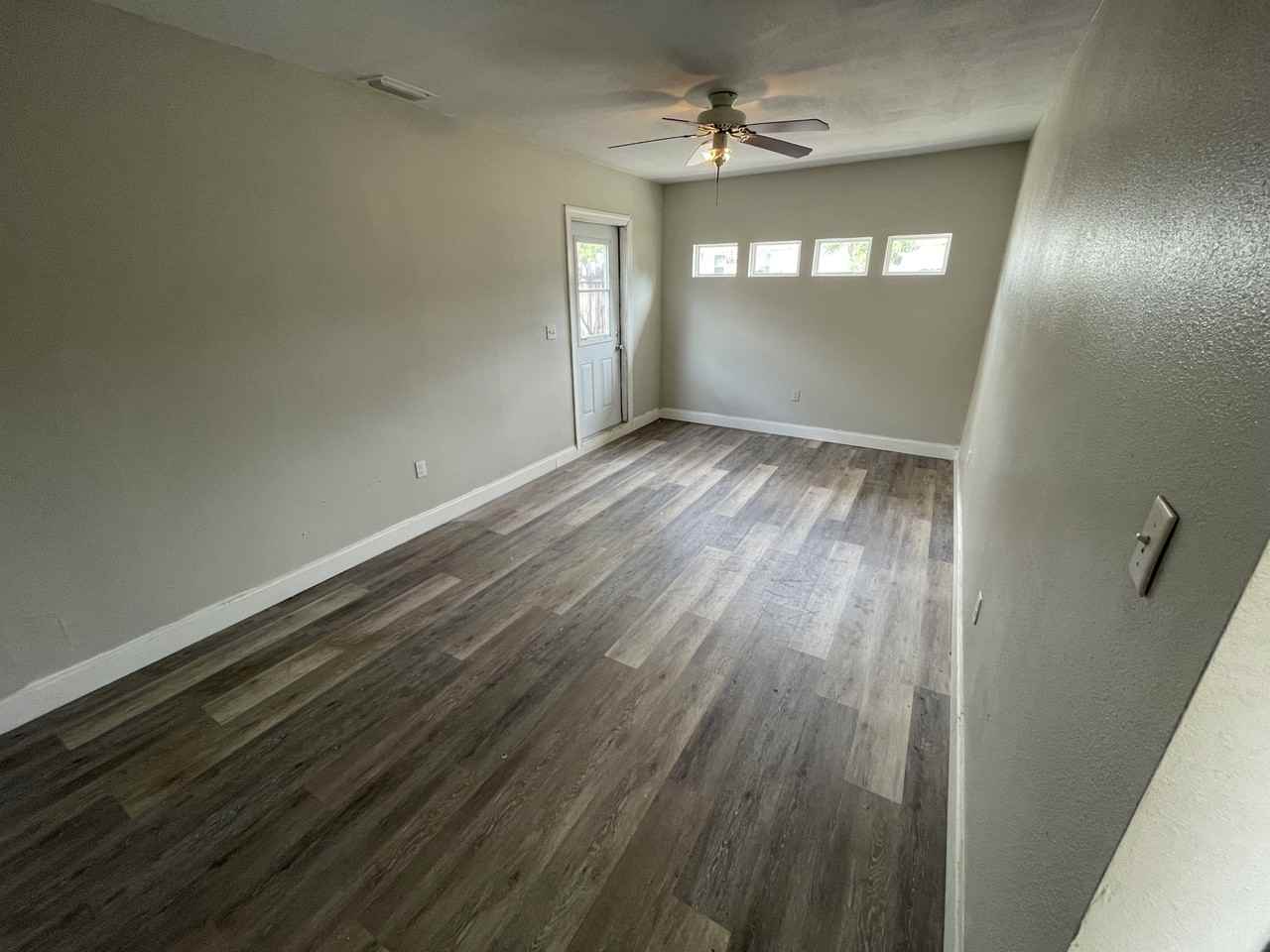 7008 Aspen Ave - Photo 4 of 17