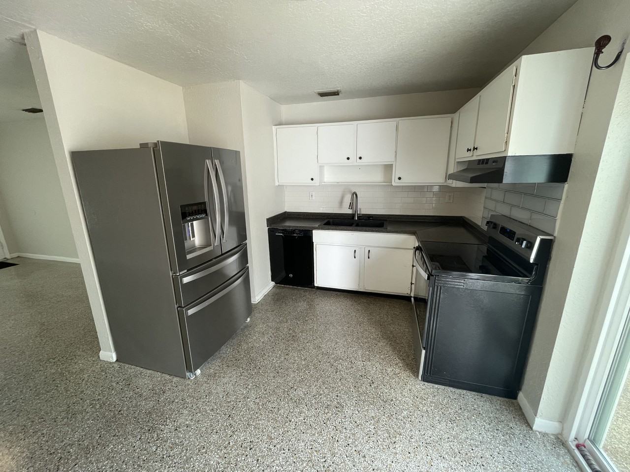 7008 Aspen Ave - Photo 6 of 17