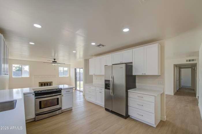 613 W Peralta Ave - Photo 5 of 10