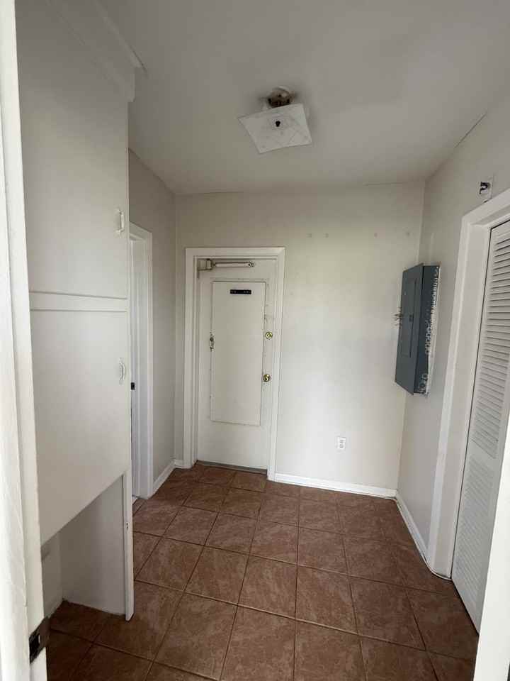 698 Union St #6 - Photo 5 of 7