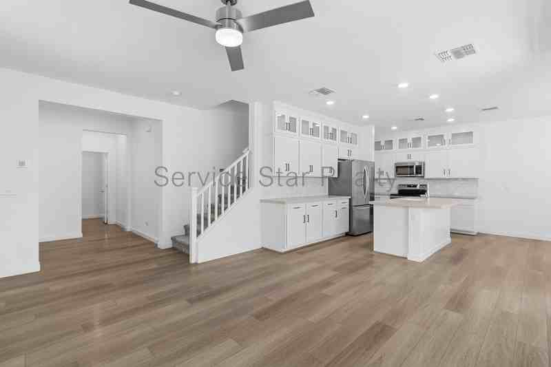 4730 S Element - Photo 7 of 27
