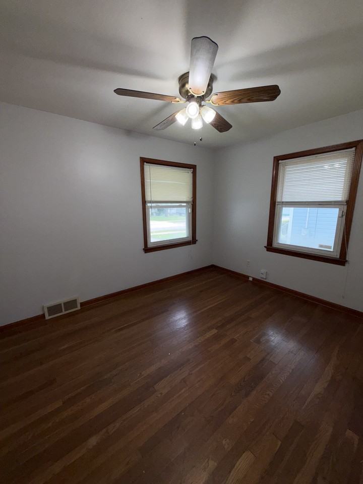 11006 Mccracken Rd - Photo 5 of 14