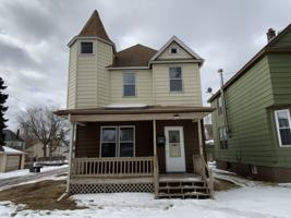 featured image of 121 N 28th Ave W