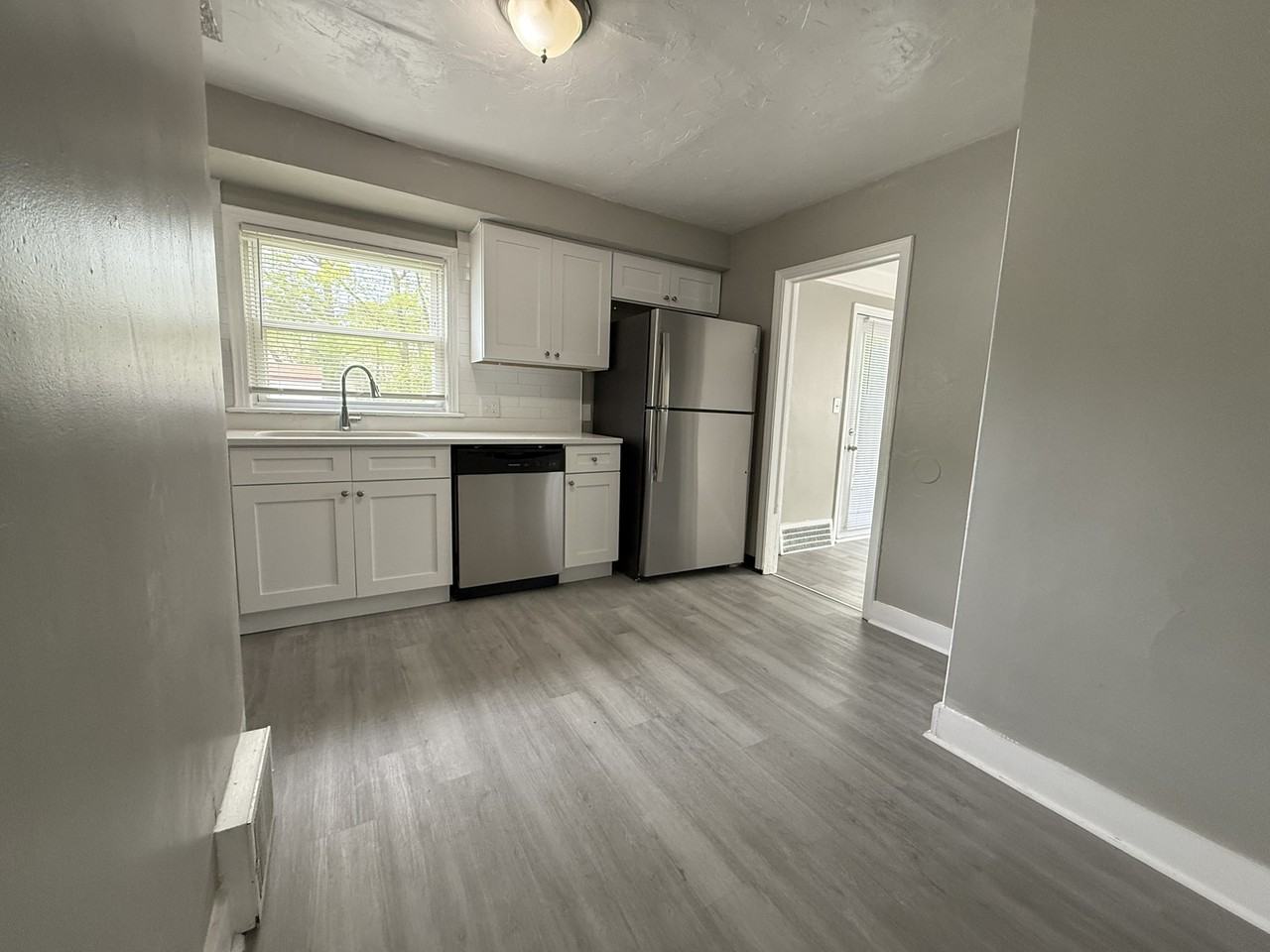 4241 Bayard Rd - Photo 4 of 23