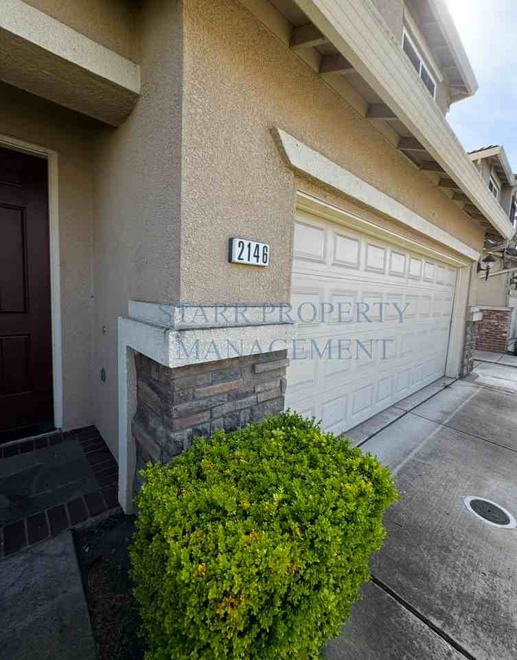 2146 Evening St - Photo 2 of 23
