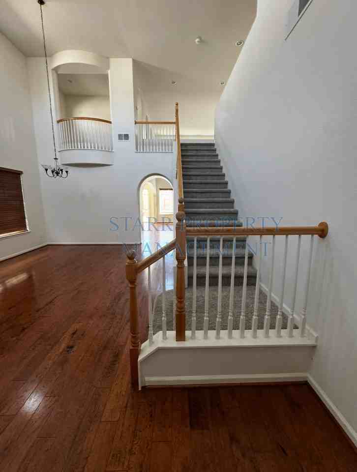 2146 Evening St - Photo 4 of 23