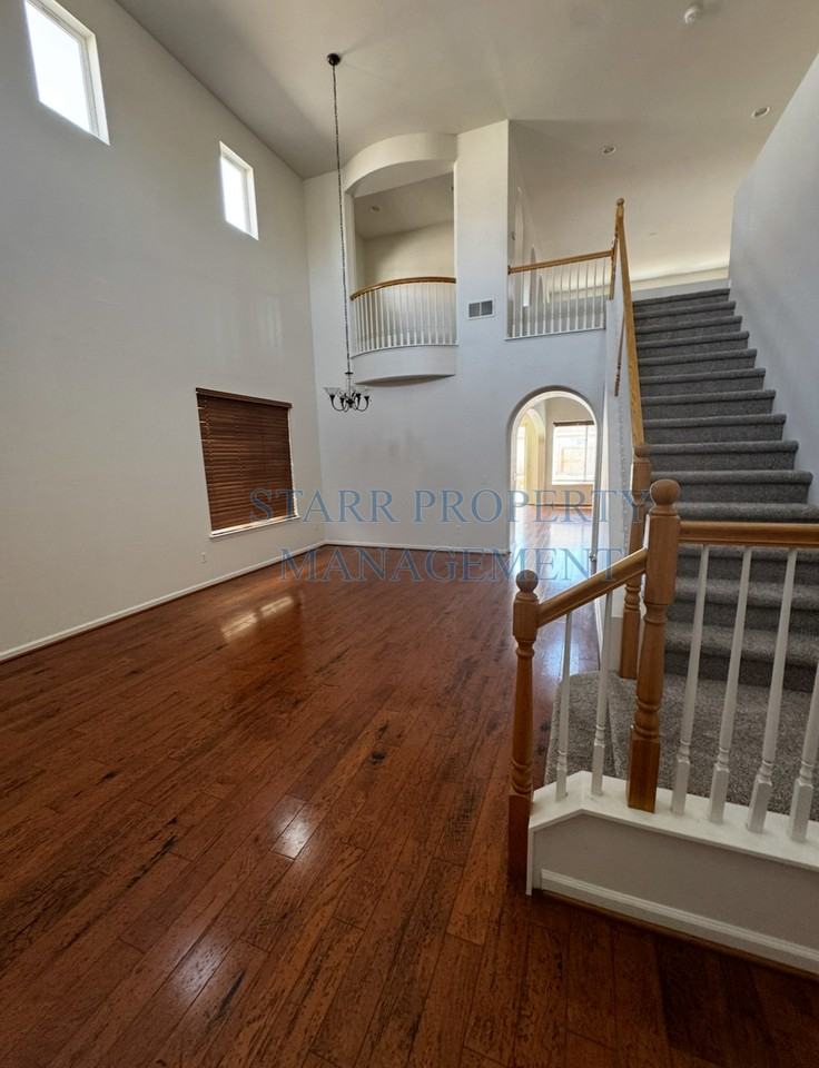 2146 Evening St - Photo 5 of 23