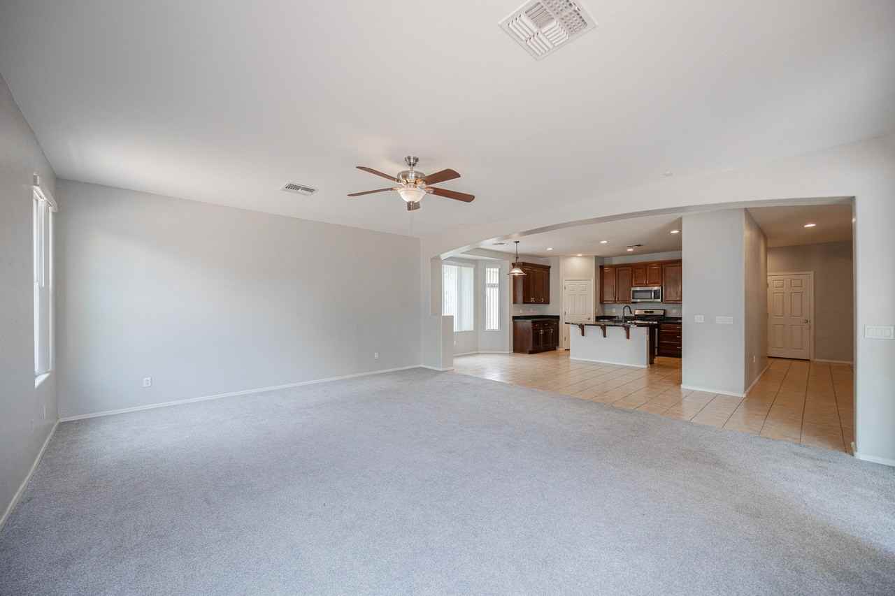 15268 W Coolidge St - Photo 5 of 37