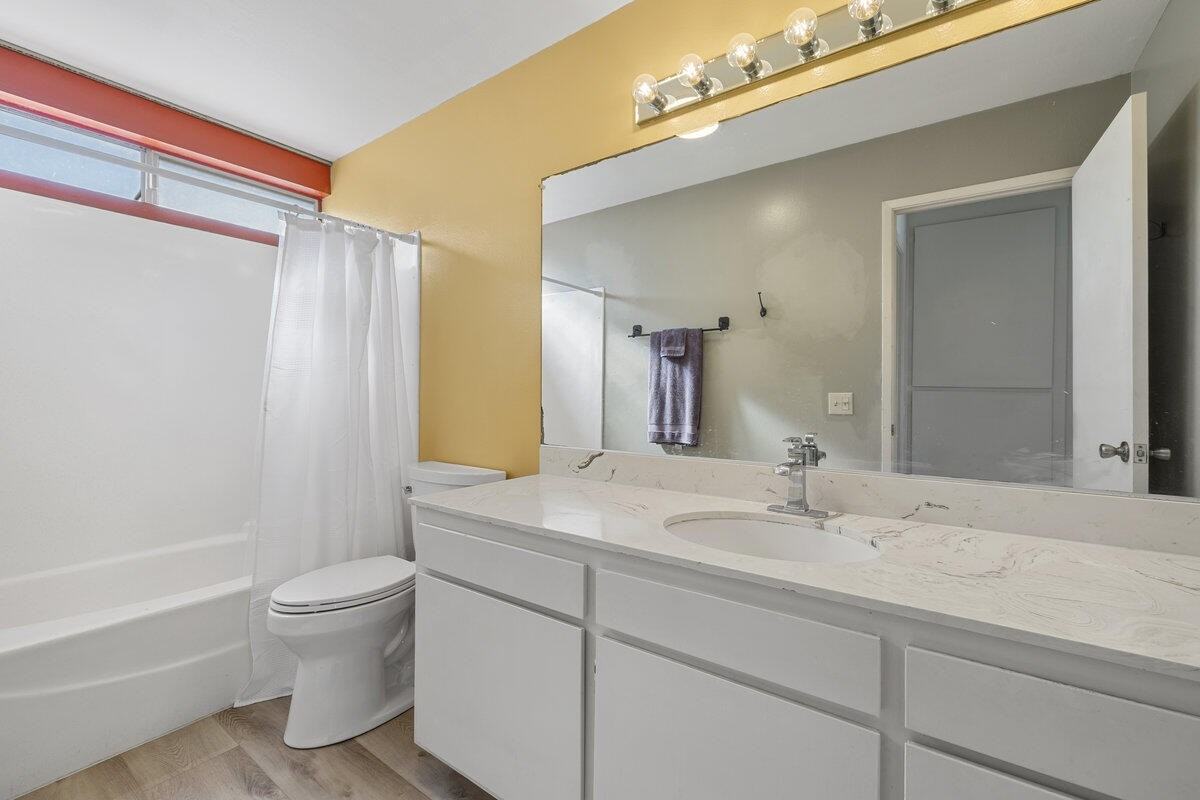 4700 Sandyland Rd #203 - Photo 6 of 25