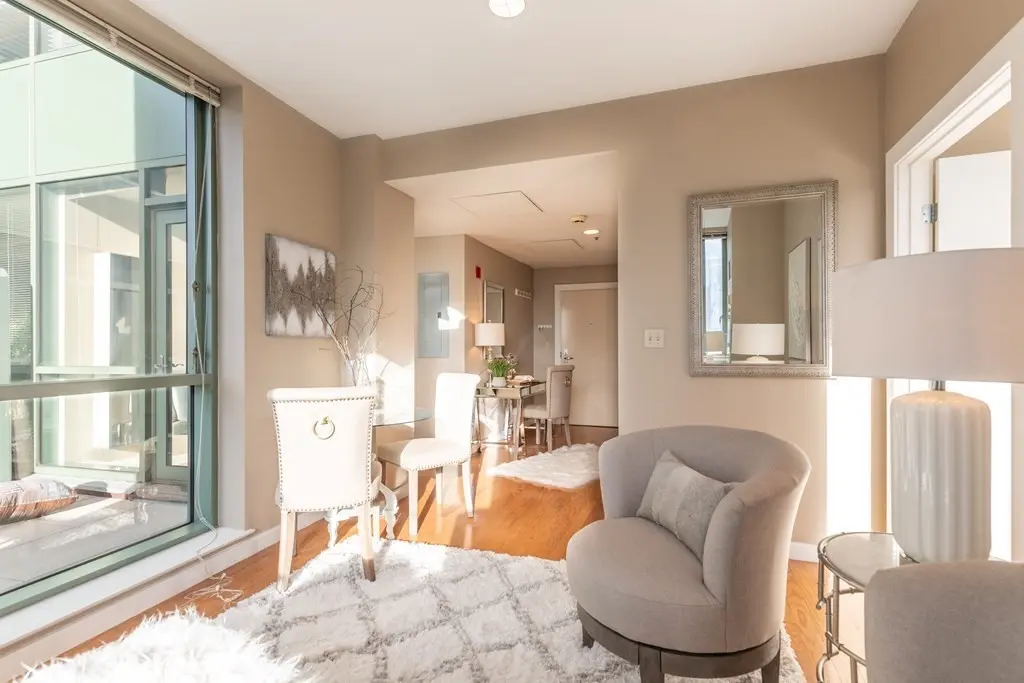 234 Causeway St - Photo 4 of 20