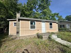 917 Ne Aberdeen Ave - Photo 1 of 1