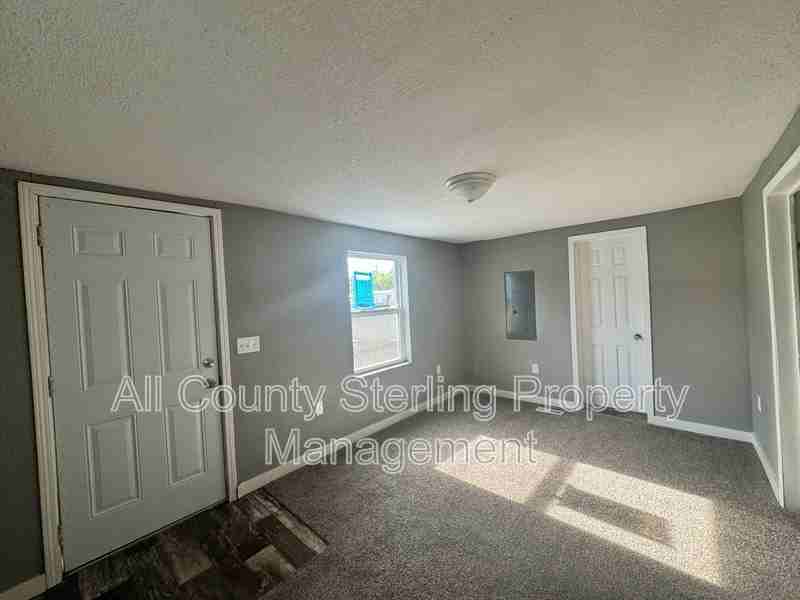 917 Ne Aberdeen Ave - Photo 3 of 11