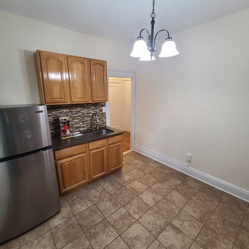 7411 Boulevard E - Photo 6 of 11