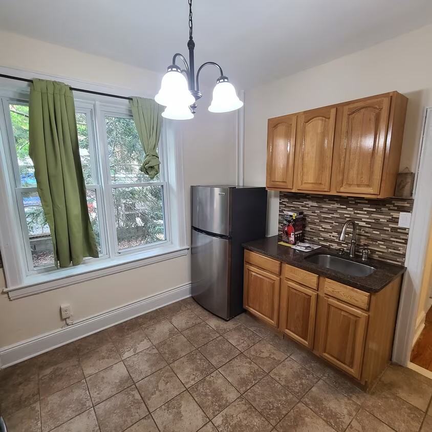 7411 Boulevard E - Photo 7 of 11