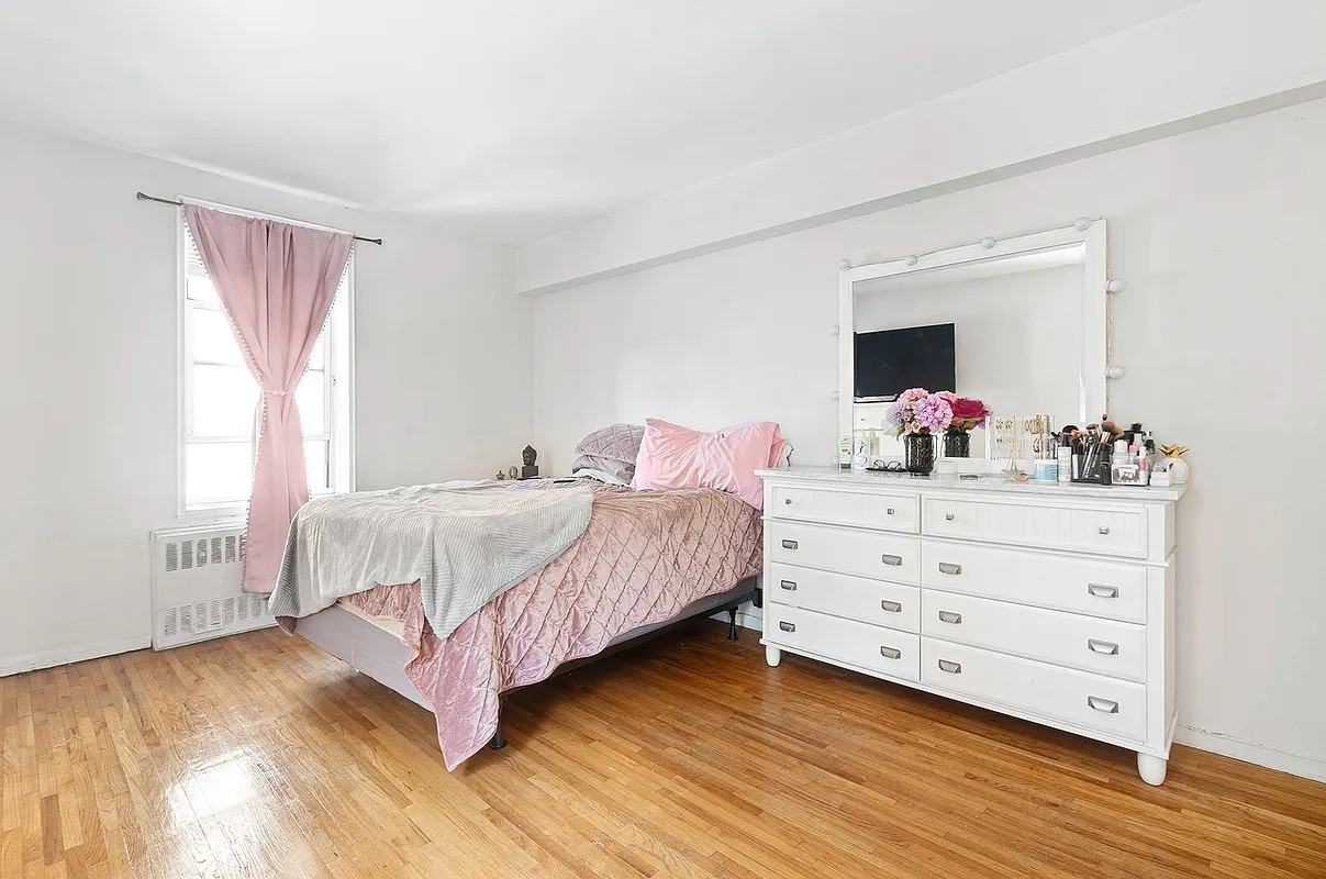 6535 Broadway - Photo 5 of 10