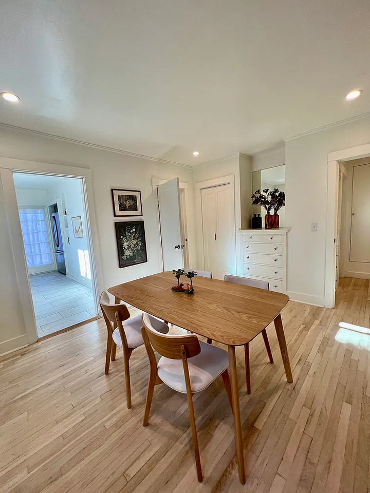 2509 Bath St - Photo 5 of 18