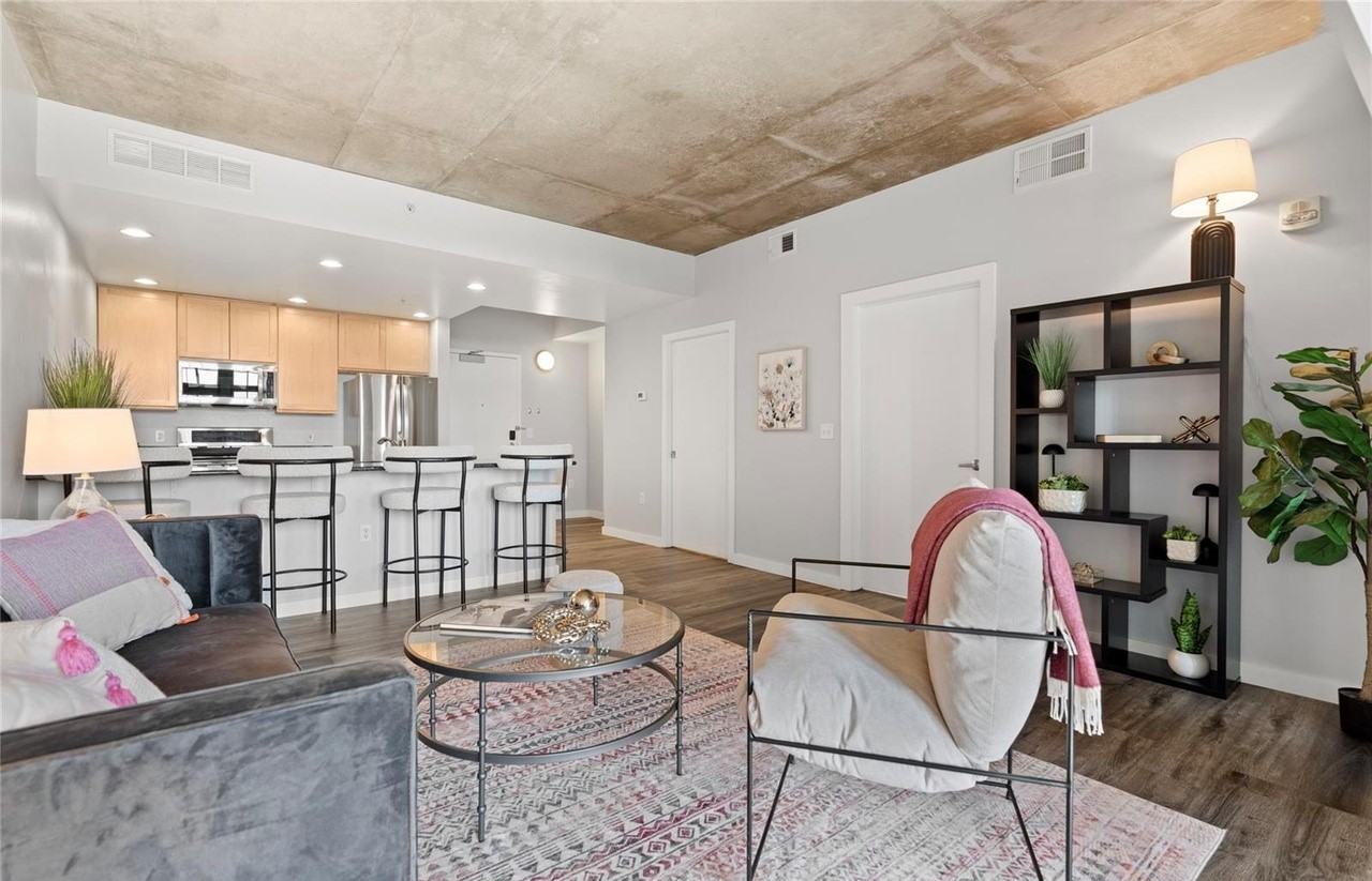 275 S Harrison St #409 - Photo 4 of 10