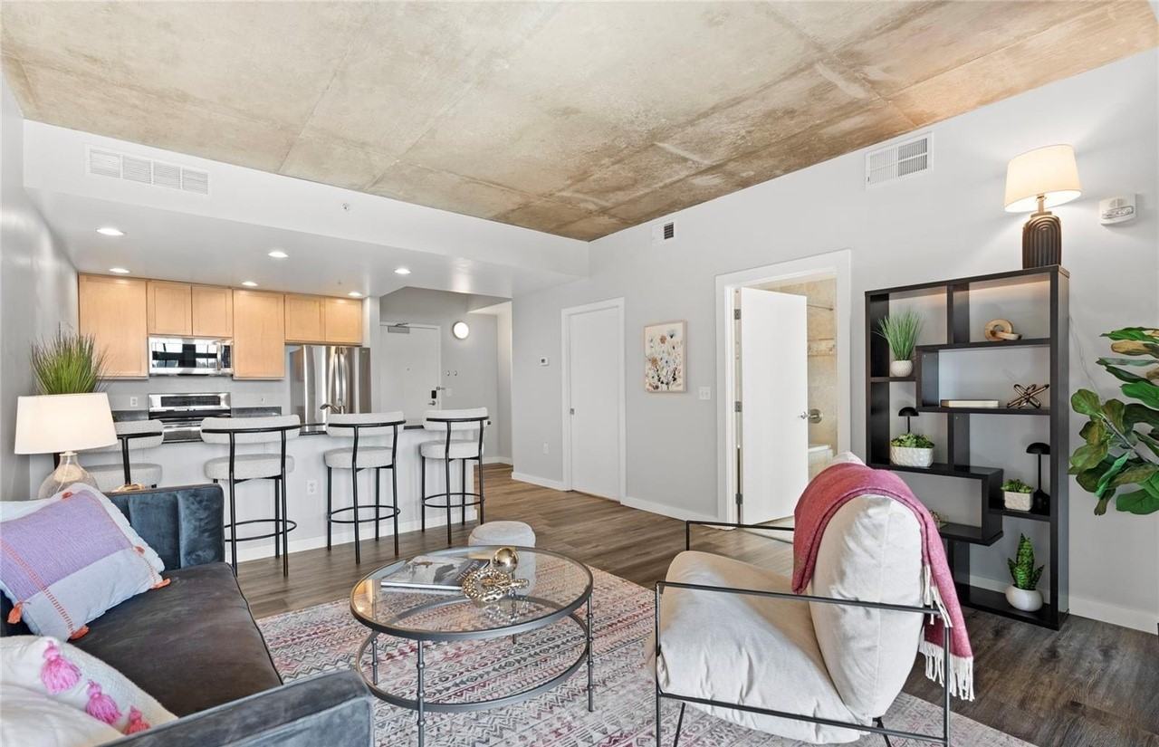 275 S Harrison St #409 - Photo 7 of 10