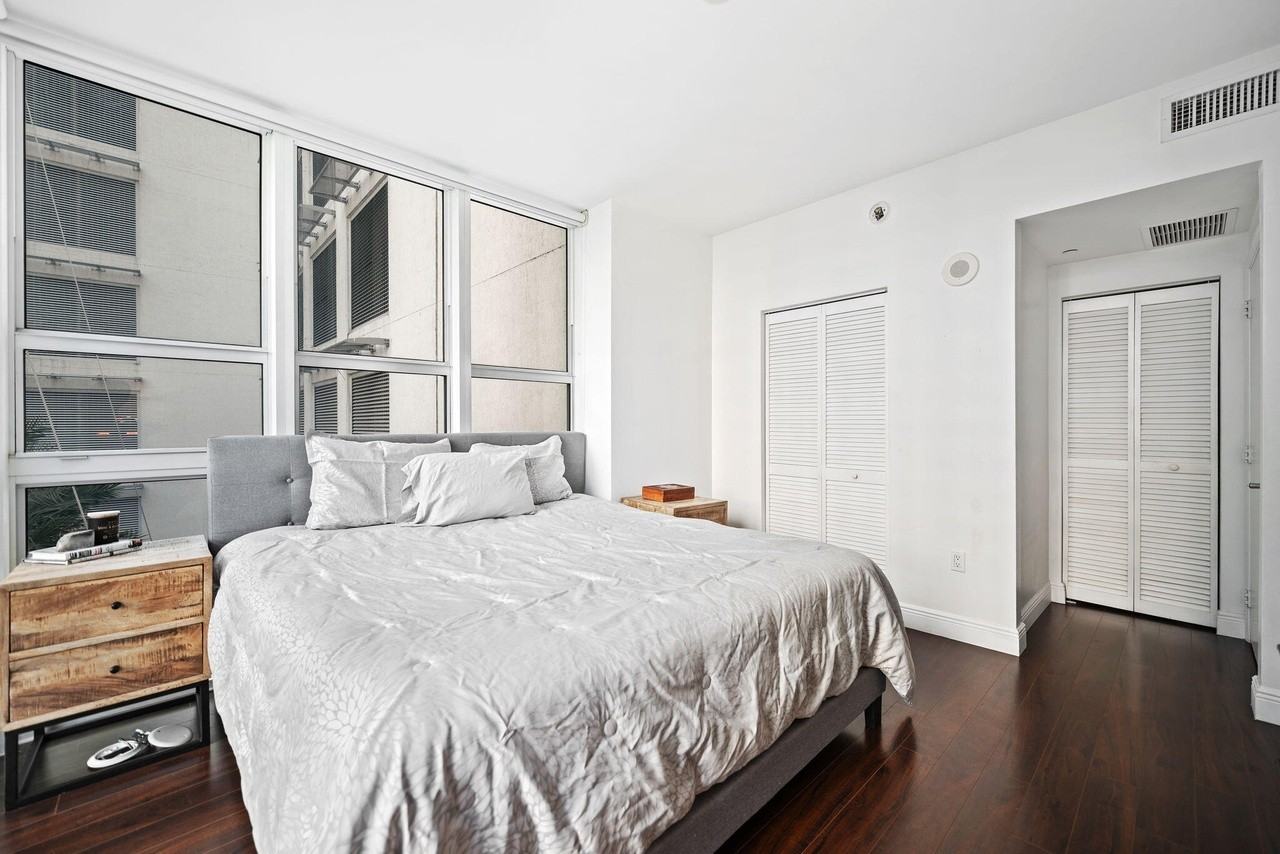 951 Brickell Ave #400 - Photo 5 of 13