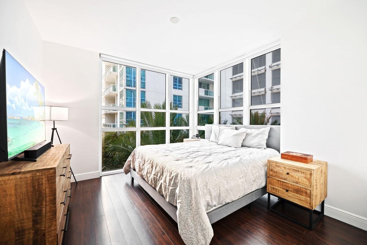 951 Brickell Ave #400 - Photo 6 of 13