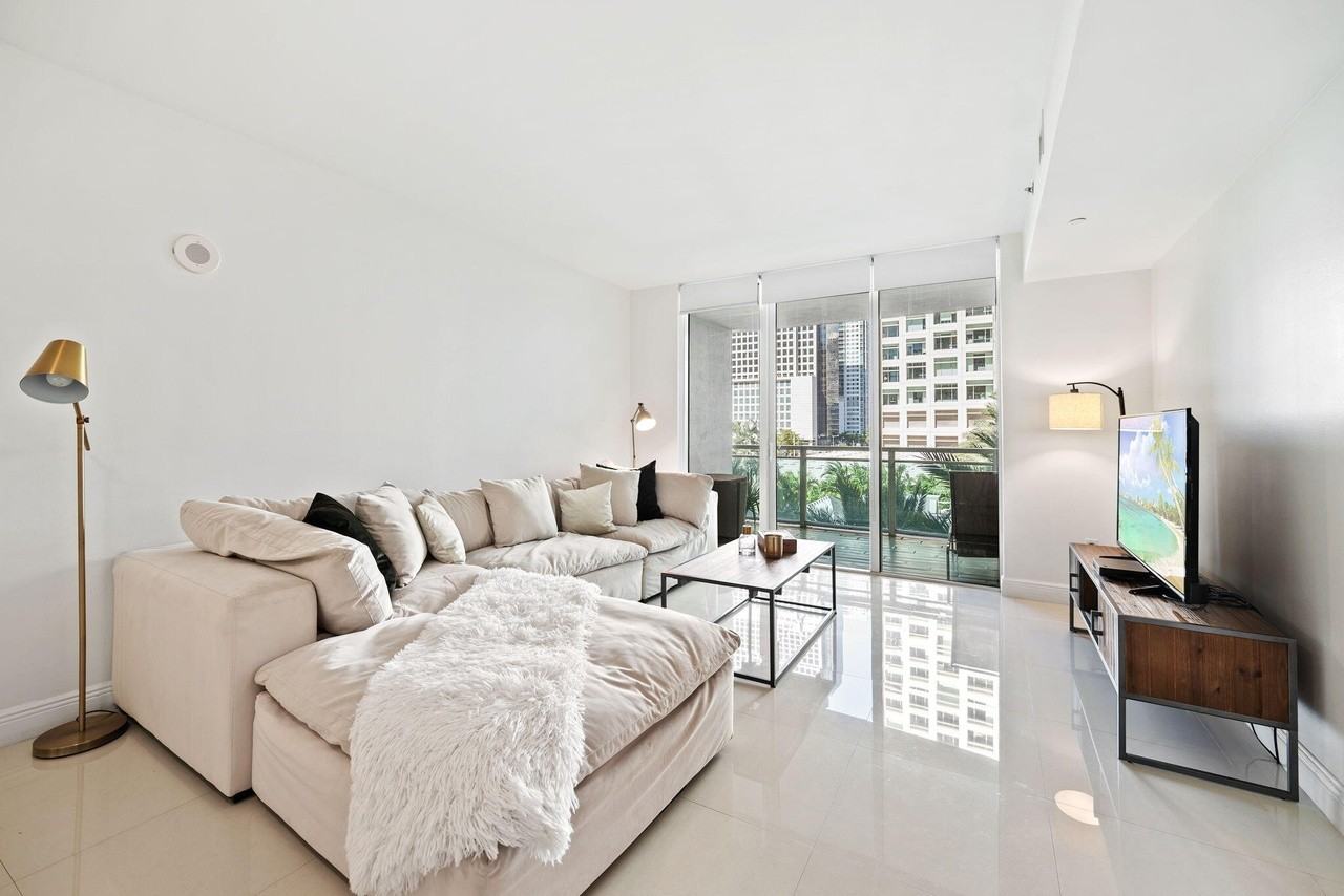 951 Brickell Ave #400 - Photo 7 of 13