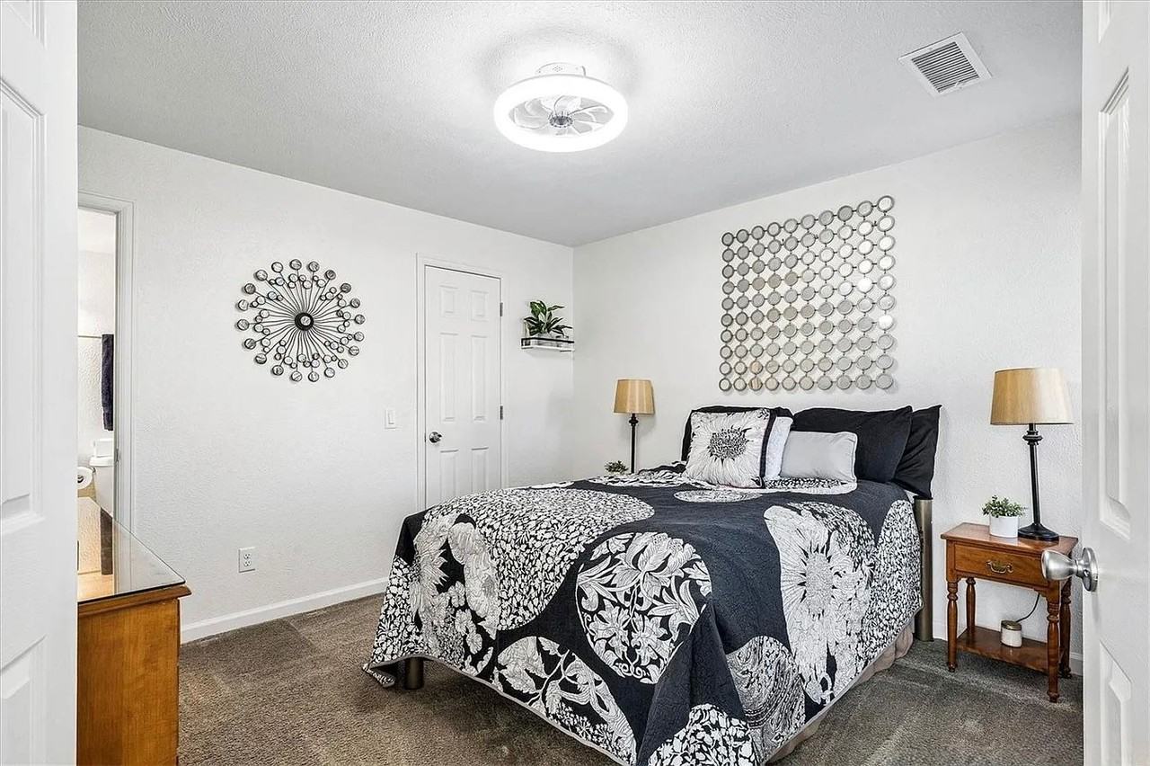 13884 E Lehigh Ave #F - Photo 5 of 11