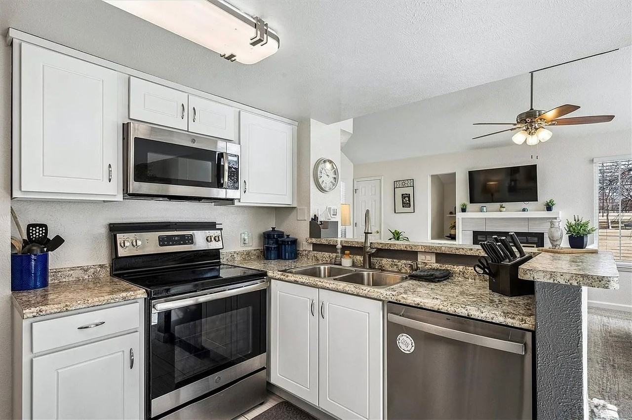 13884 E Lehigh Ave #F - Photo 7 of 11
