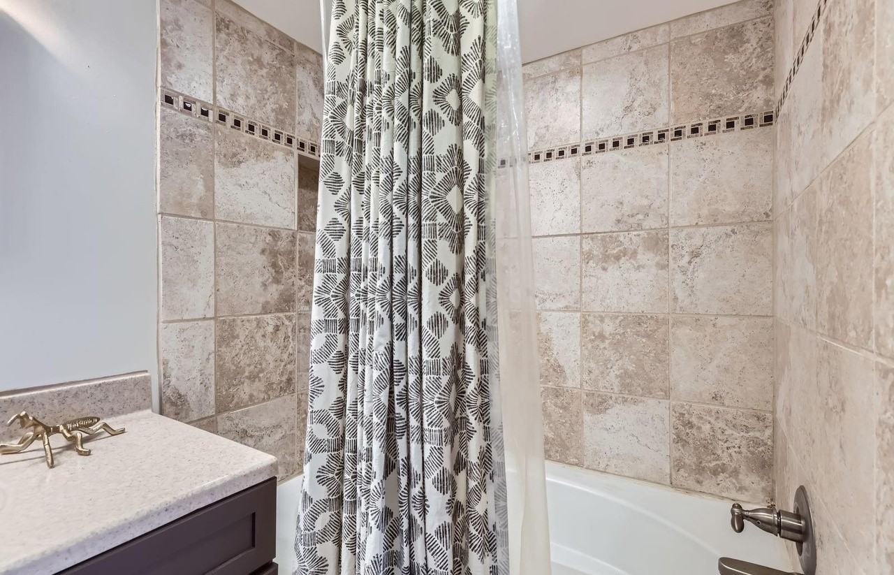 1050 N Corona St #304 - Photo 6 of 13