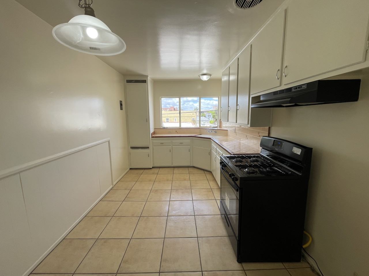 1137 E California Ave #22 - Photo 5 of 12