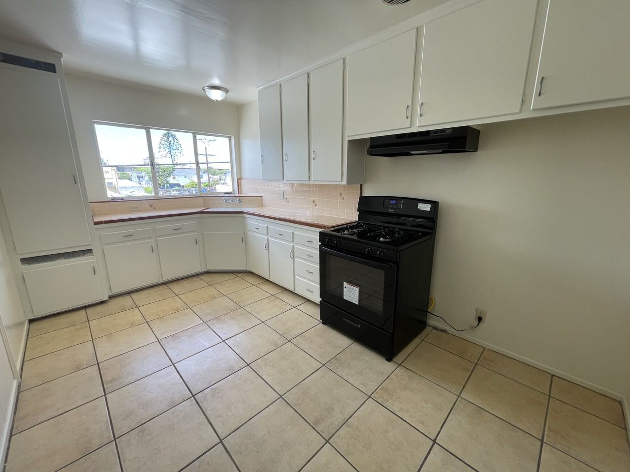 1137 E California Ave #22 - Photo 6 of 12