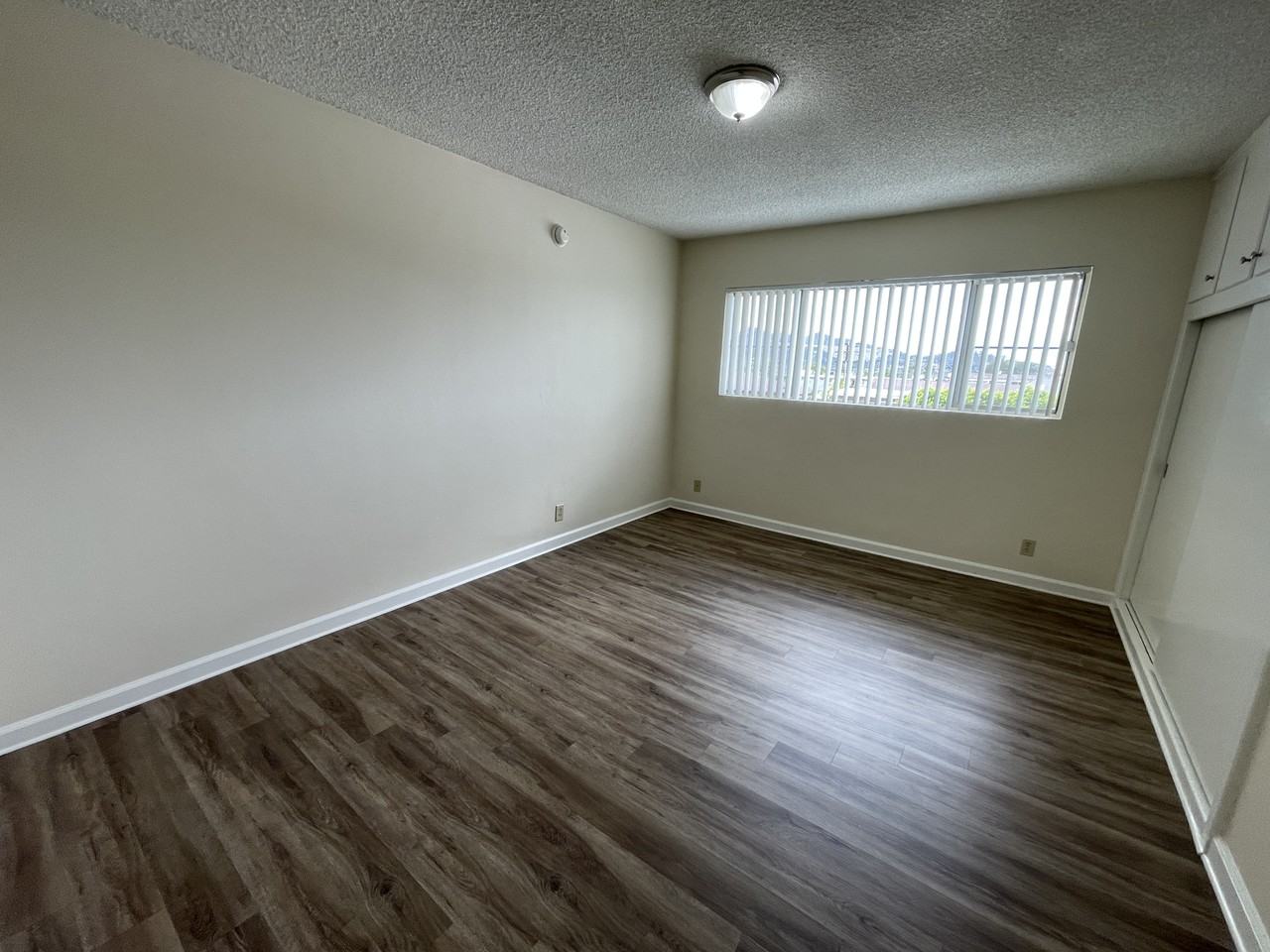 460 W Doran St #305 - Photo 7 of 10