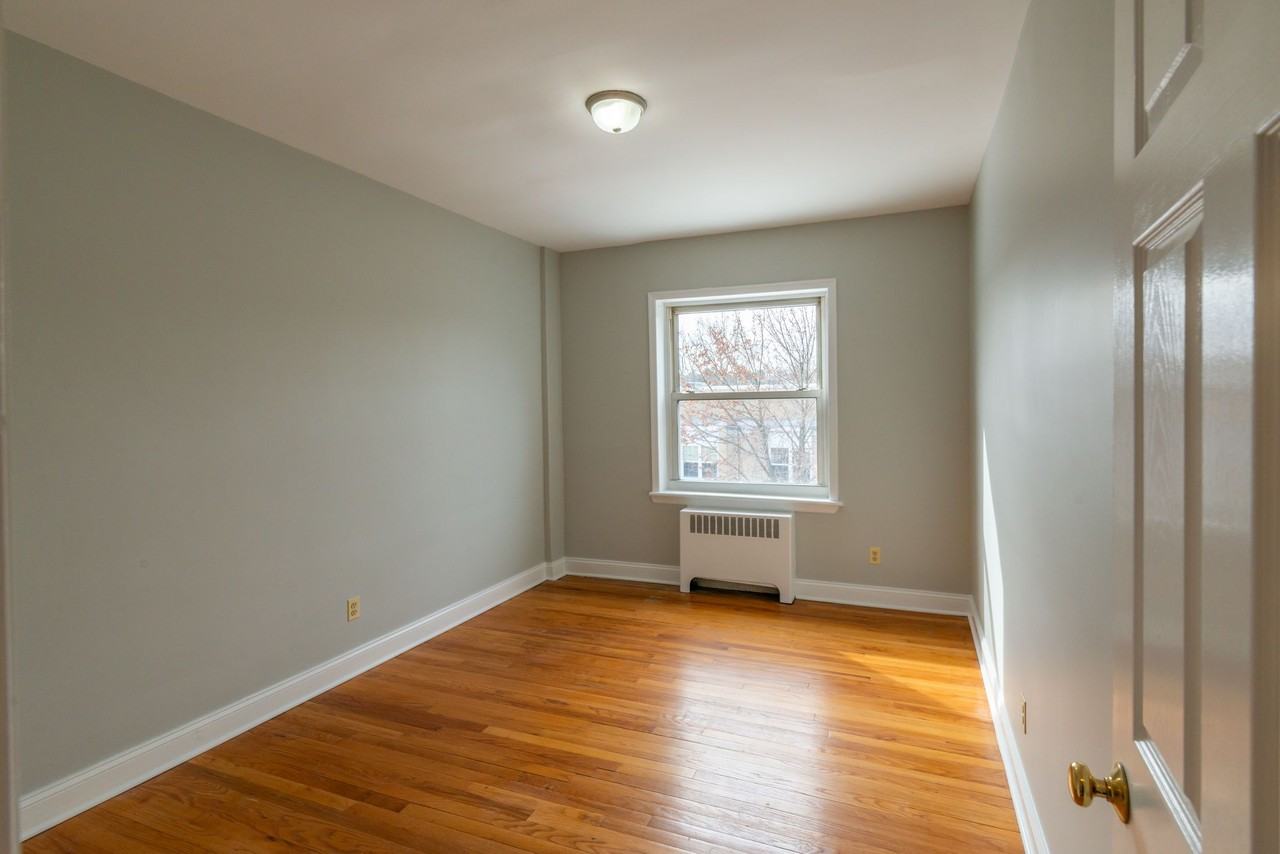 287 Bloomfield Ave #1 - Photo 4 of 23