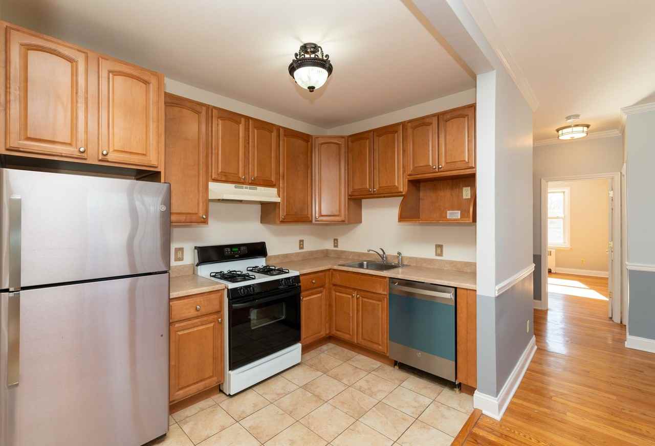 287 Bloomfield Ave #1 - Photo 5 of 23