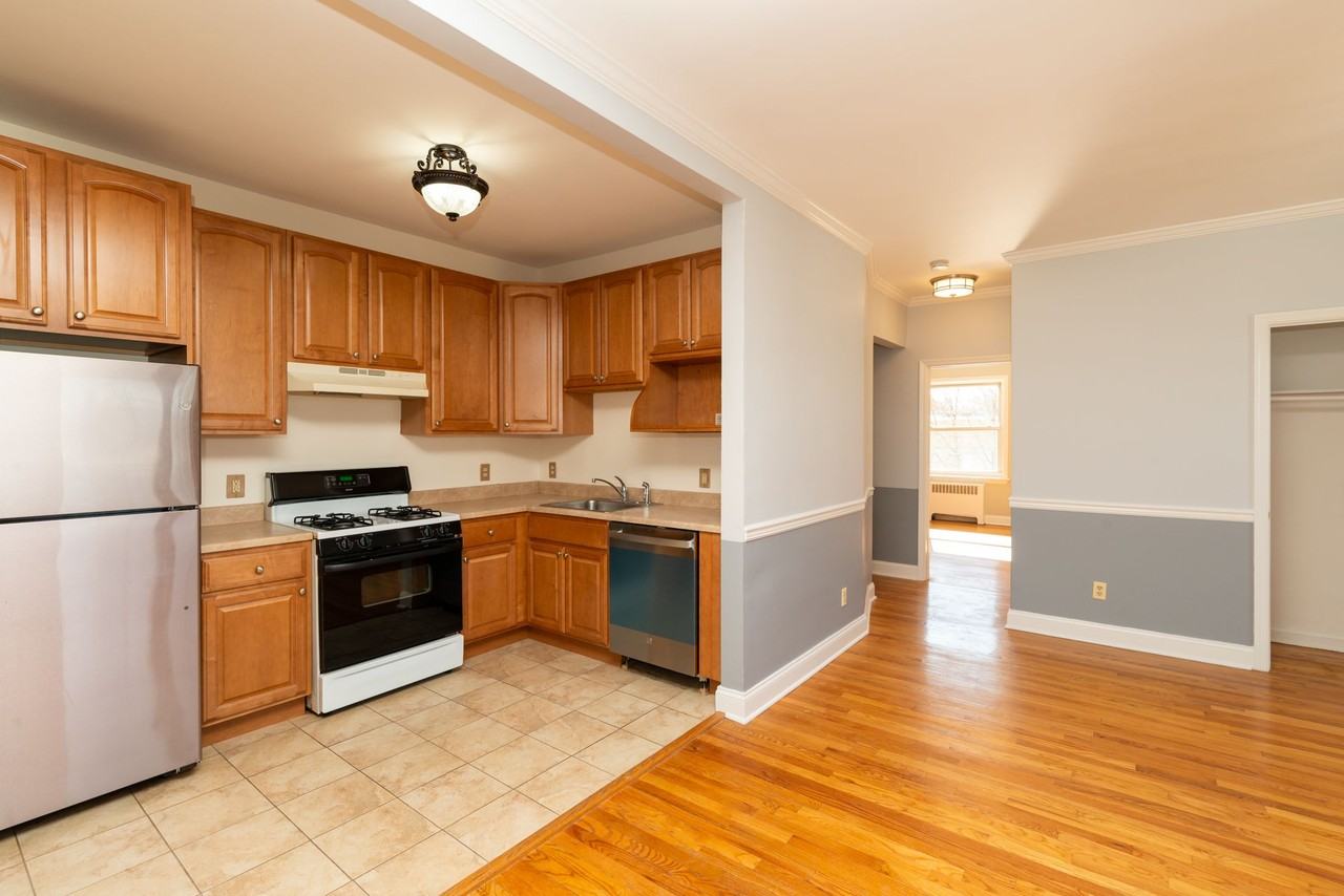 287 Bloomfield Ave #1 - Photo 7 of 23