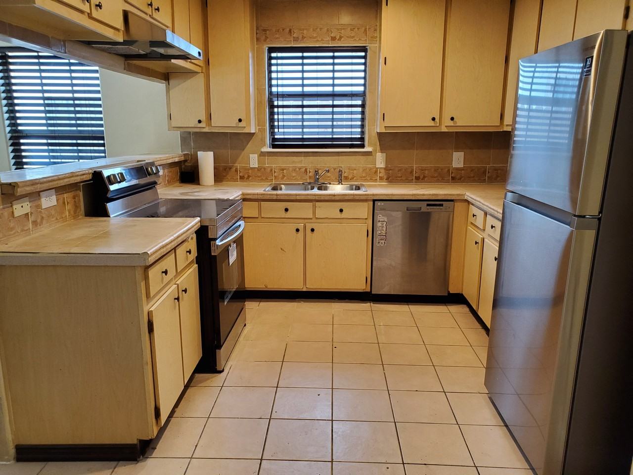 534 Firnat St #NA - Photo 4 of 5