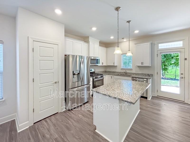 21 Jaycee Ct - Photo 6 of 23