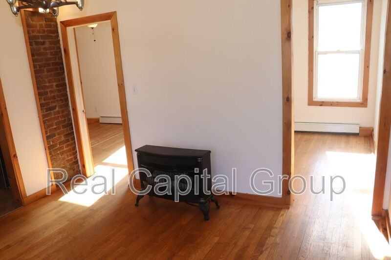 5 Ferris St #FL2 - Photo 6 of 22