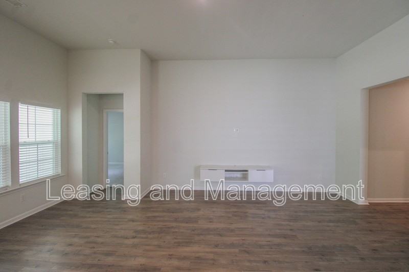 150 Daniels Creek Cir - Photo 3 of 27