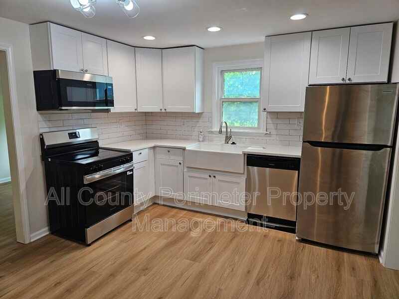 216 E Martin Luther King Jr Dr - Photo 5 of 13