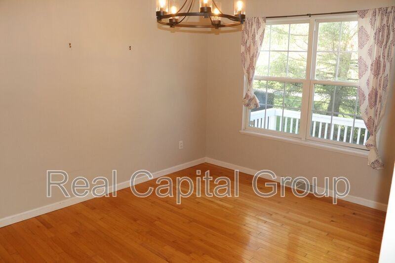 25B Mapleridge Ave - Photo 5 of 22