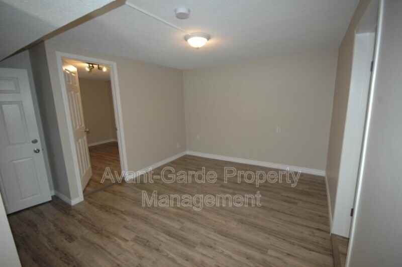 8529 83 Ave Nw - Photo 4 of 22