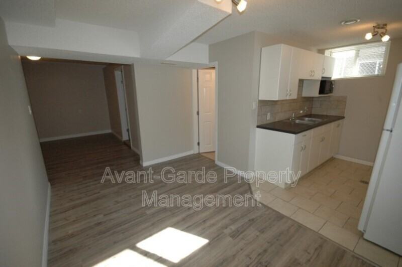 8529 83 Ave Nw - Photo 6 of 22