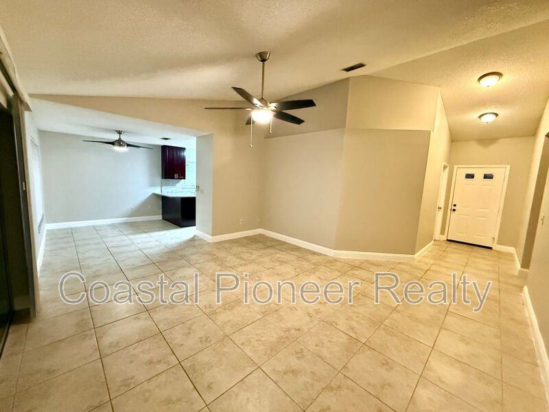 14057 Citrus Pointe Dr - Photo 4 of 21