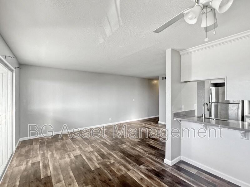 10 Lee St #7 - Photo 2 of 11
