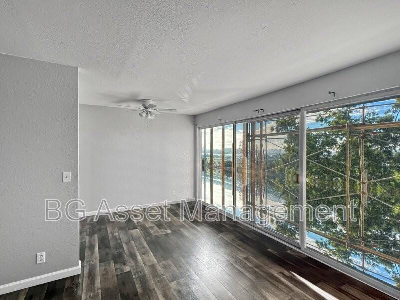 10 Lee St #7 - Photo 3 of 11