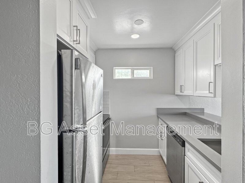 10 Lee St #7 - Photo 5 of 11